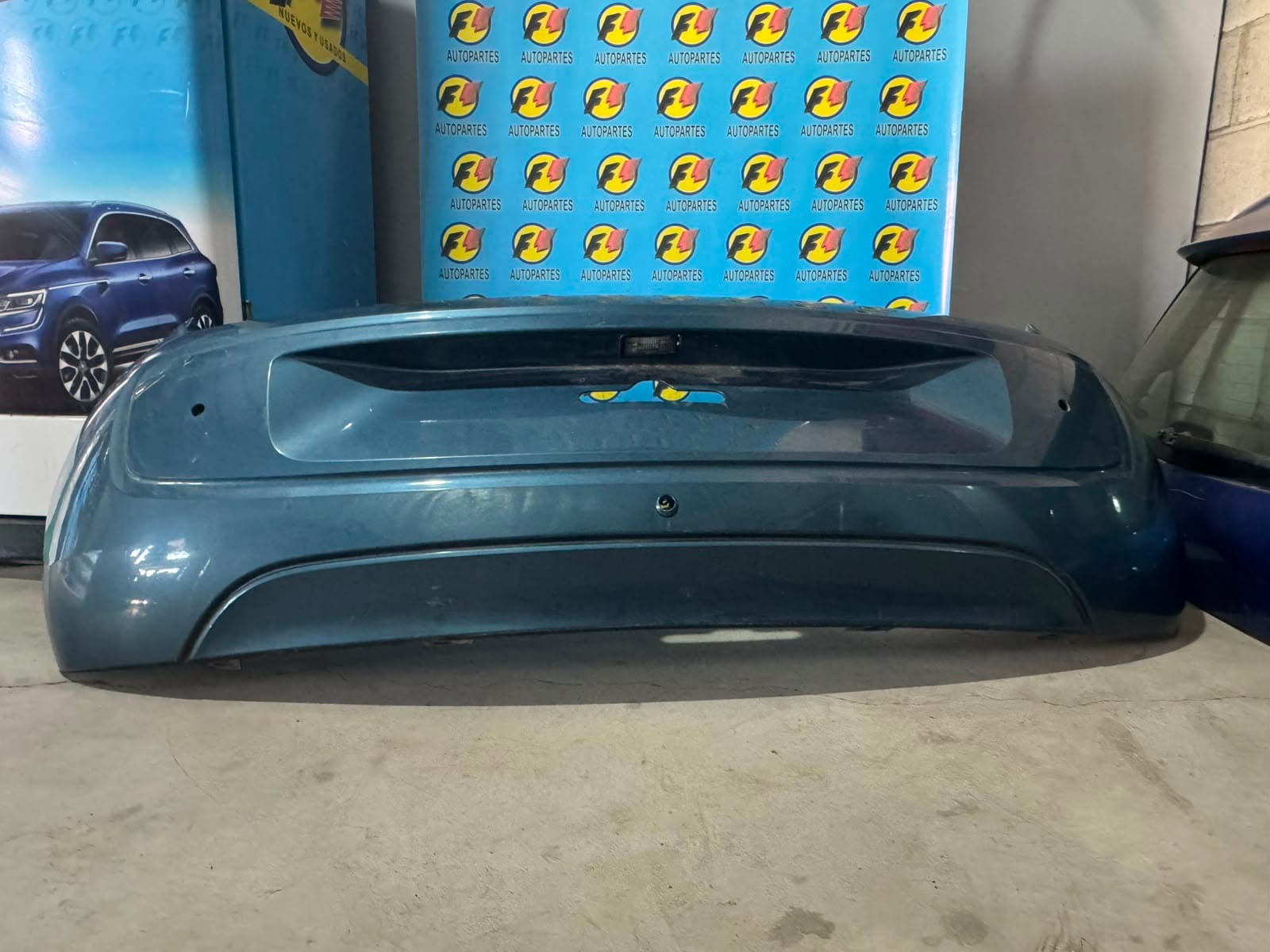 PARAGOLPE TRASERO VOLKSWAGEN UP