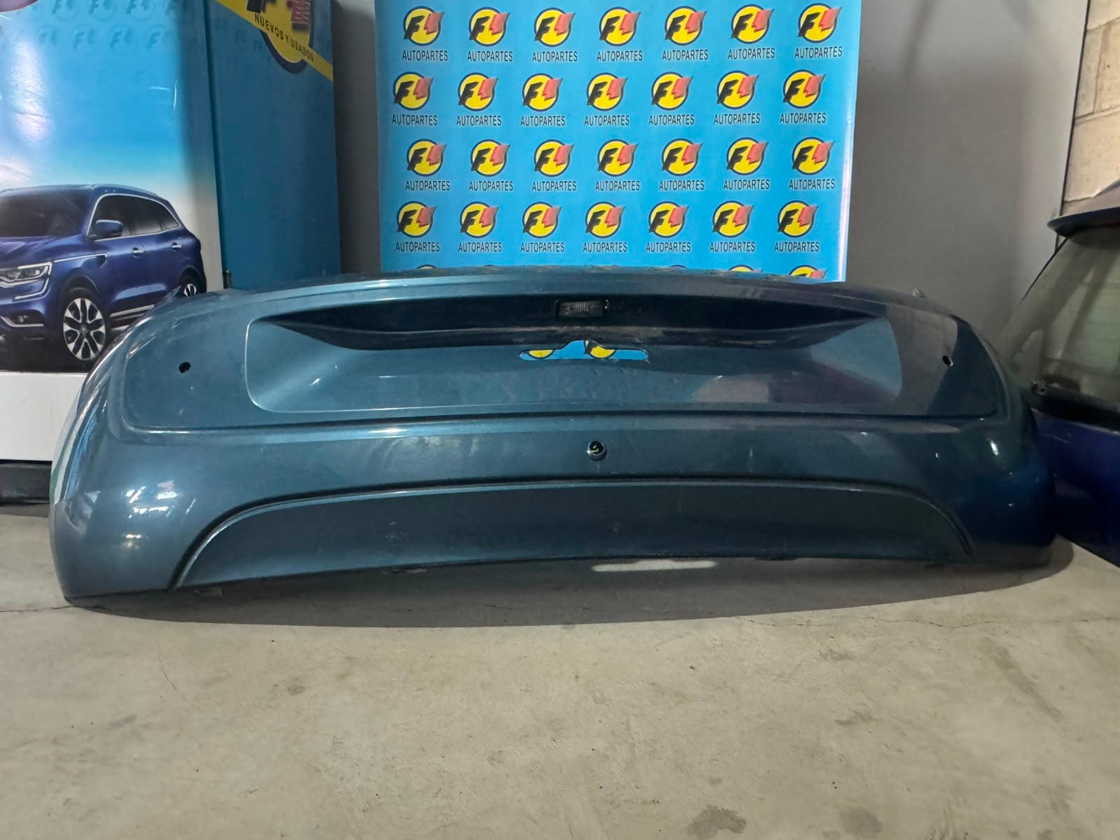 PARAGOLPE TRASERO VOLKSWAGEN UP - Imagen 2