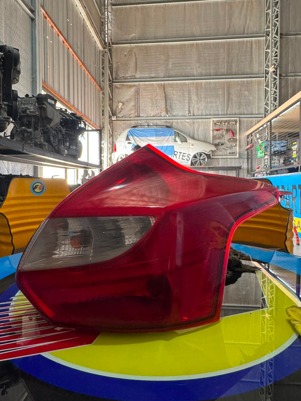 FARO TRASERO DERECHO FORD FOCUS