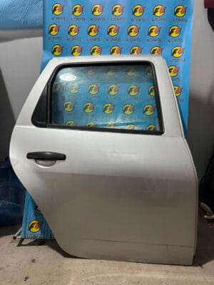 Puerta trasera derecha Renault Duster Oroch
