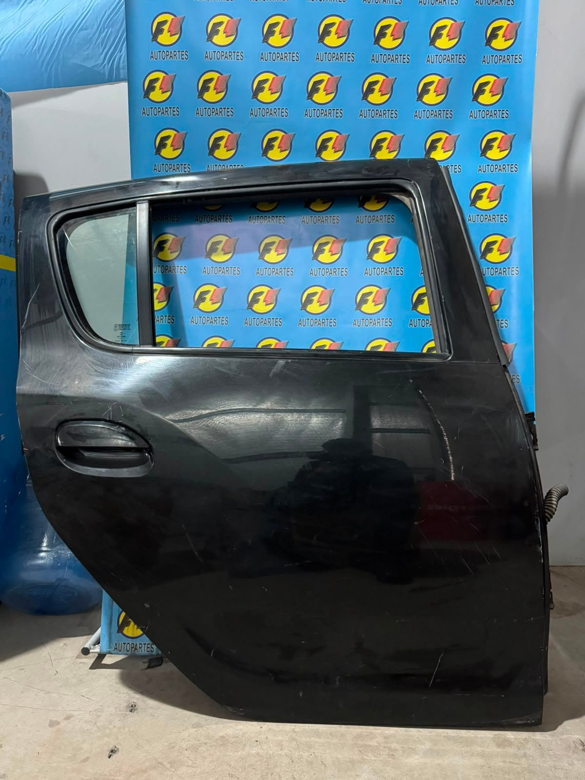 Puerta trasera derecha Renault Sandero - Imagen 3