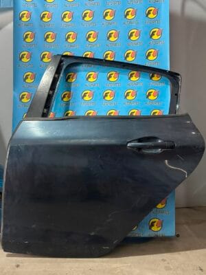 Puerta trasera izquierda Peugeot 208