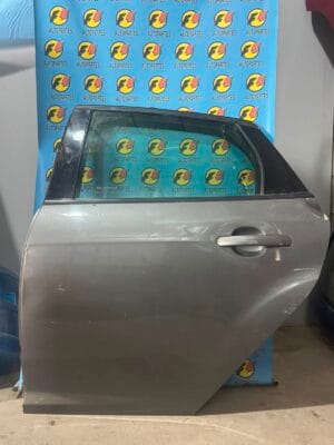 Puerta trasera izquierda Ford Focus 3