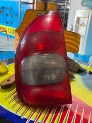 Faro Trasero Izquierdo Chevrolet Corsa Classic